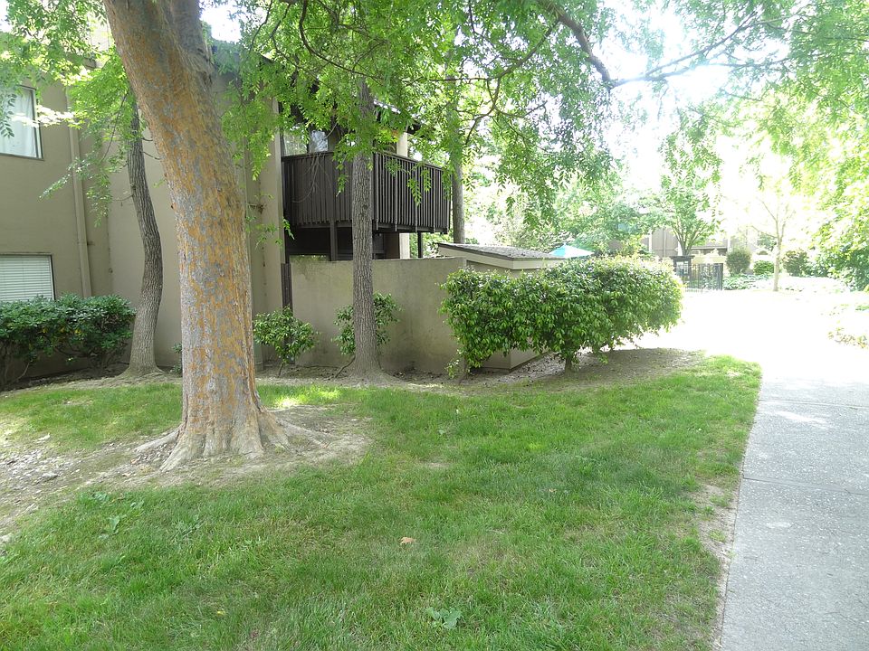 1st image of 733 Woodside Ln E Unit 8