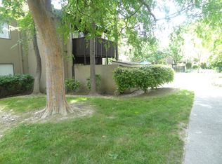 733 Woodside Ln E UNIT 8, Sacramento, CA 95825