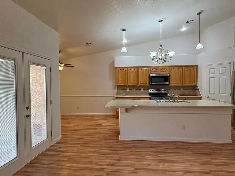 551 Duran St — Photo 7