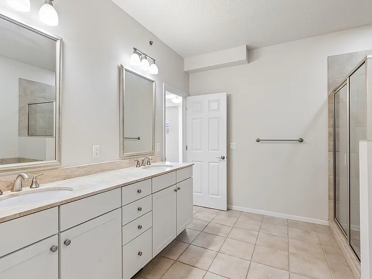 17830 Valley Cove Ct — Photo 12