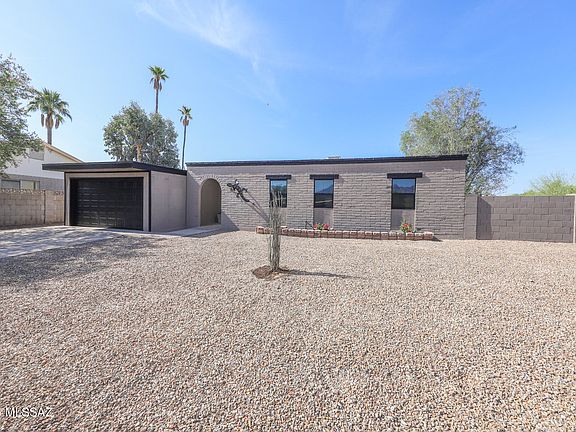 2nd image of 8418 E Calle Bolivar