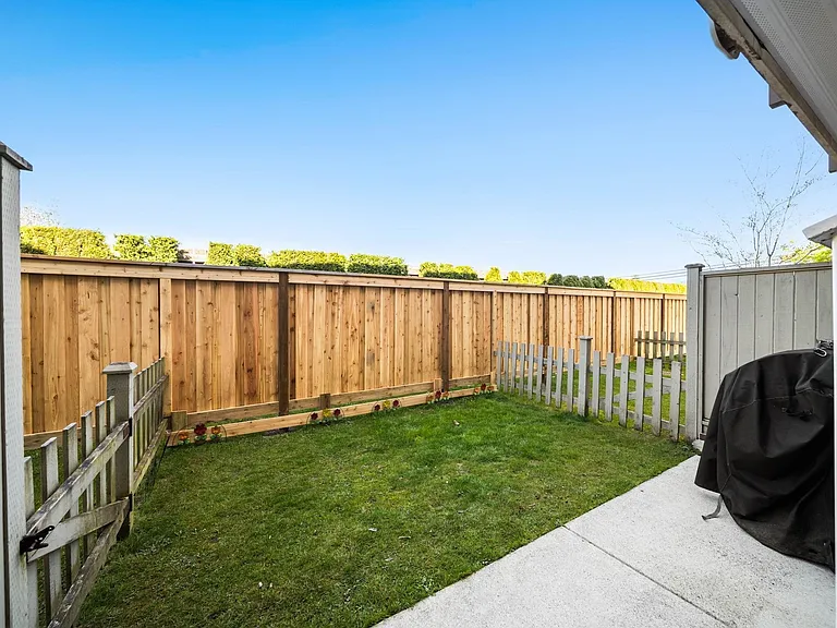 8080 Francis Rd — Photo 19