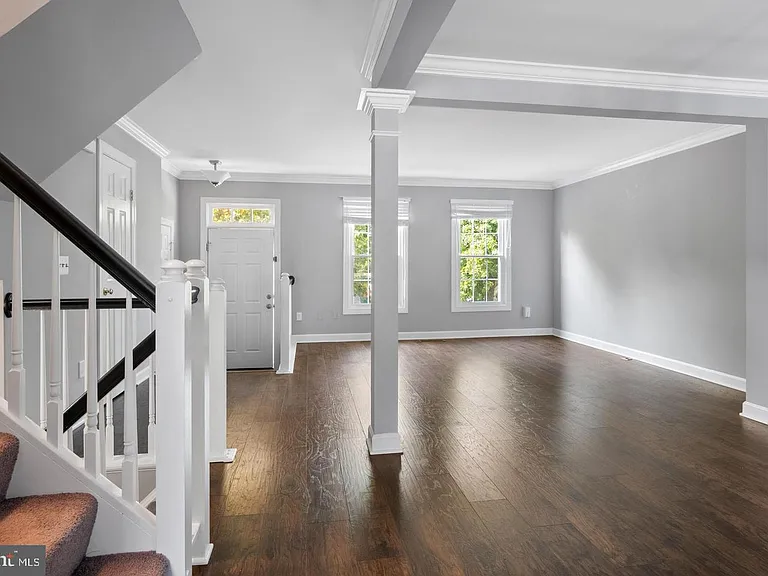 7439 Heatherfield Ln — Photo 10