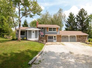 560 Eggleston Rd, Aurora, OH 44202