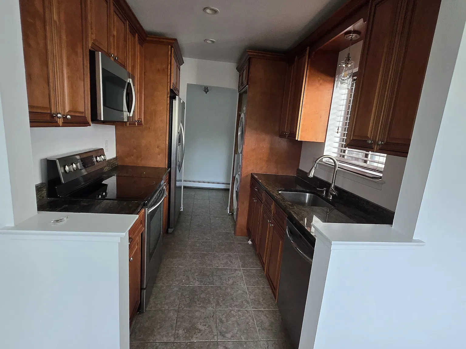 13 Skyline Dr — Photo 1
