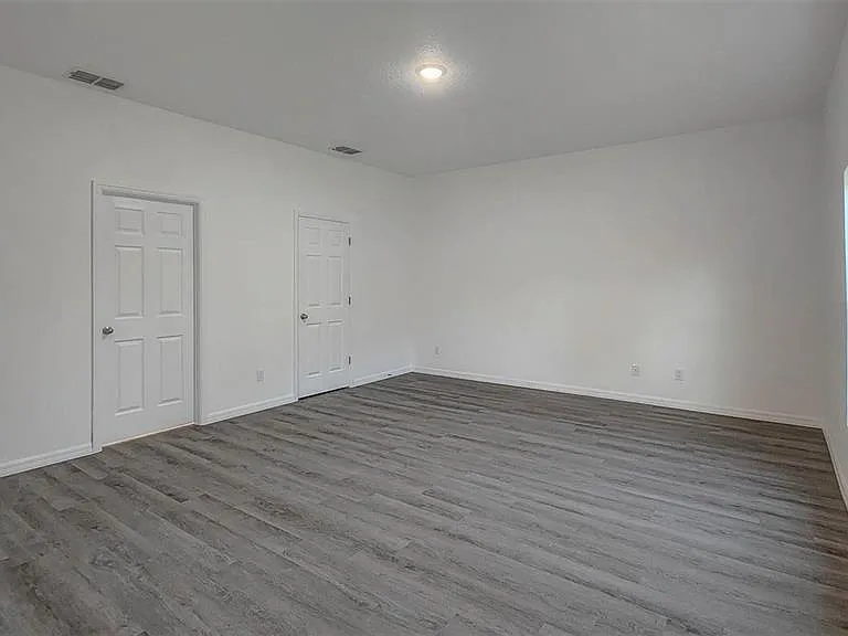 561 Wildmer Rd SW — Photo 8
