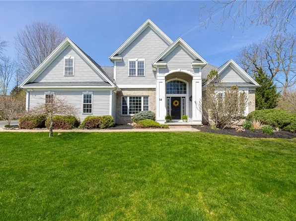 14 Le Pere Dr, Pittsford, NY 14534