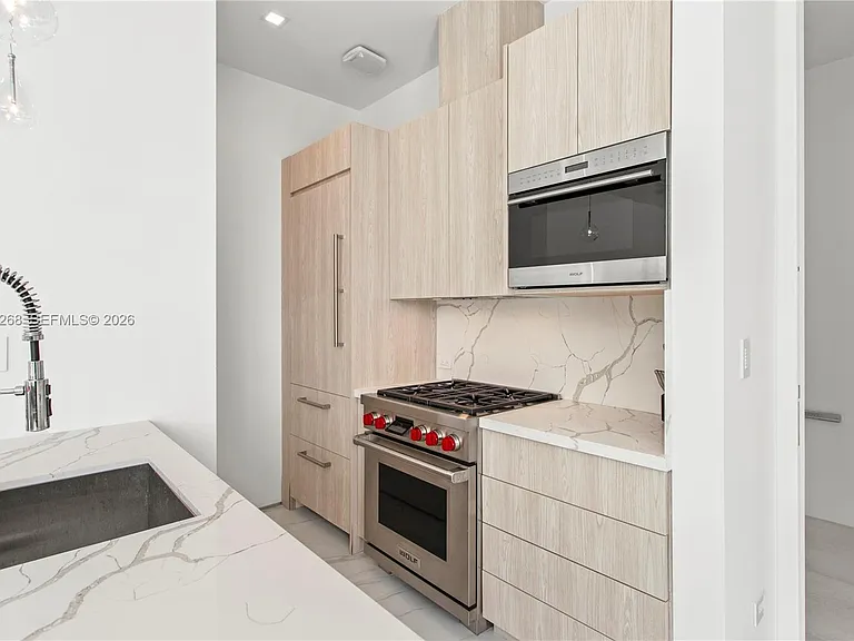 922 NE 78th St — Photo 23