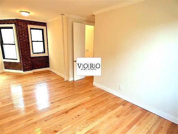 2nd image of 2105 33rd St APT 3D