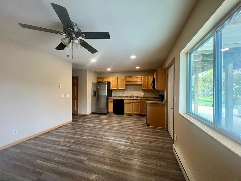 96 Valley Ln — Photo 3