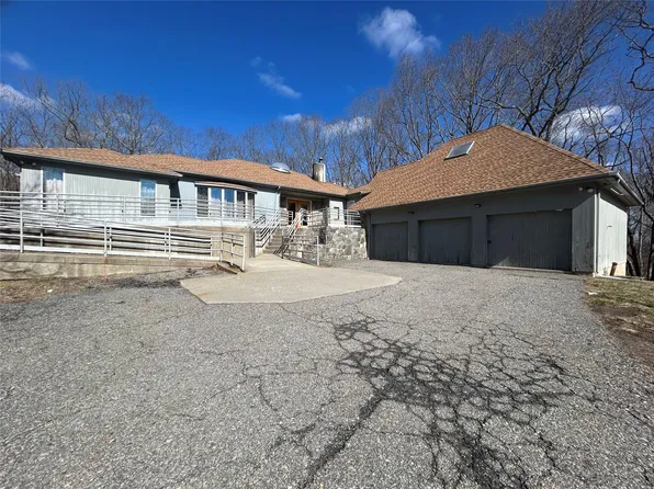 1 Jeanne Court, Mahopac, NY 10512