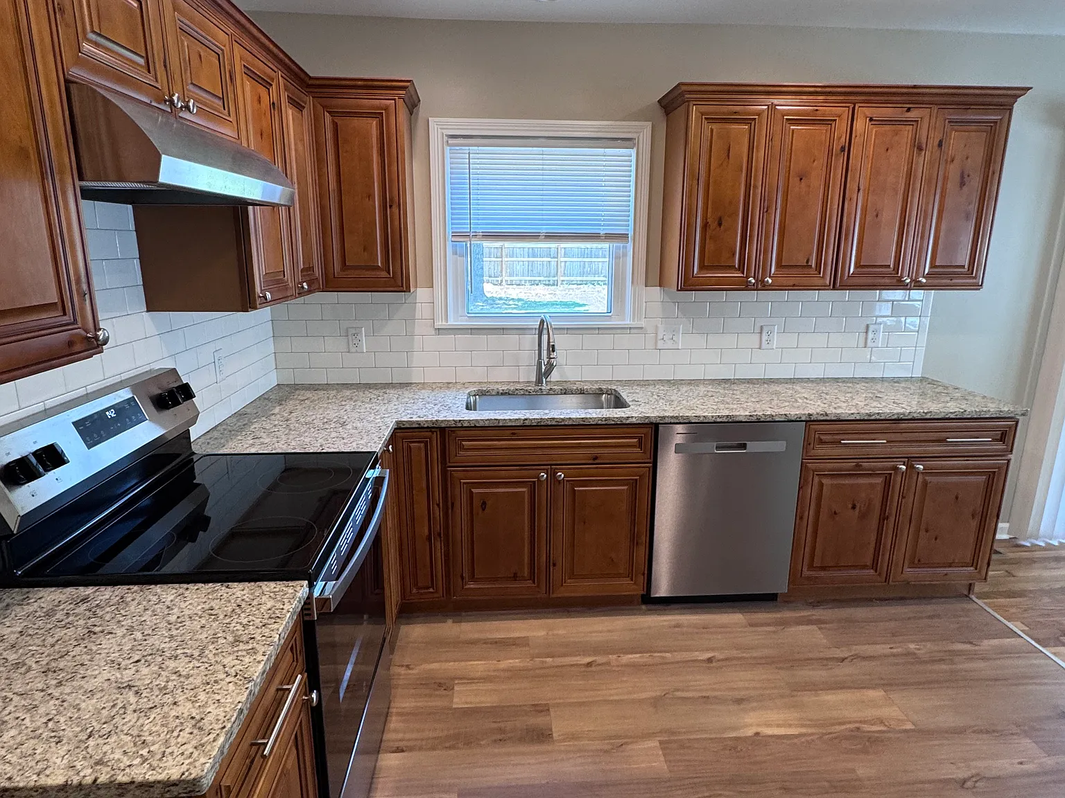3 bed, 2200 sqft, $1,795 — Photo 3