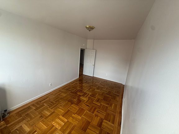 3rd image of 2631 Marion Ave #5H