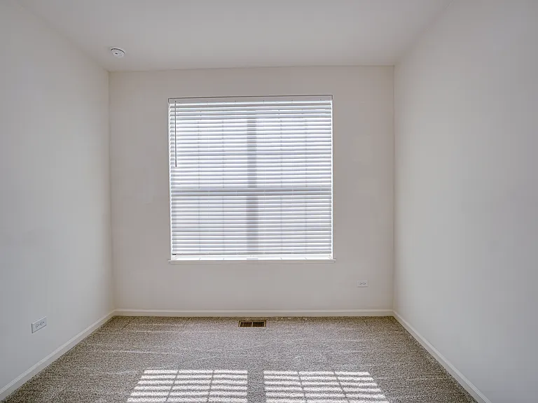 2939 Showplace Dr — Photo 16
