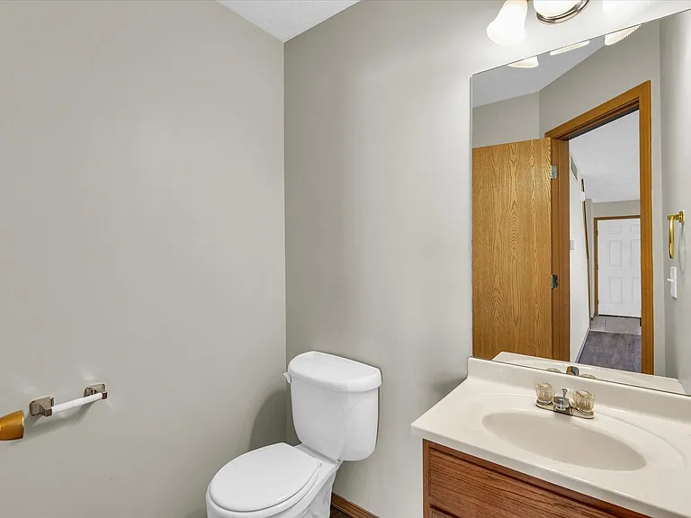 1017-1025 Maple Hill Rd — Photo 44