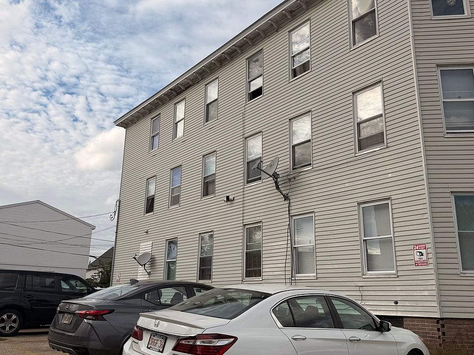 1st image of 132 Dewey St APT 3