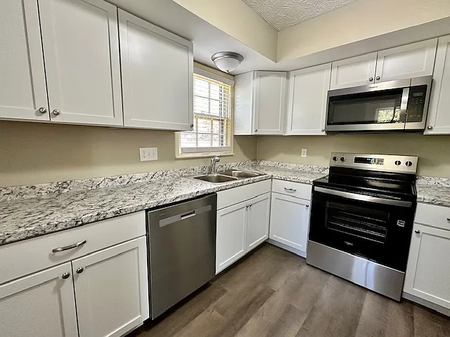 401 Barrister Ct #A — Photo 5