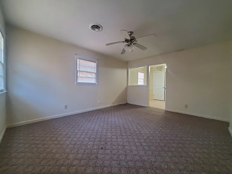 1606 Gibson St — Photo 8