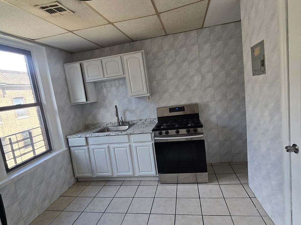 1st image of 46 Milford Ave #17