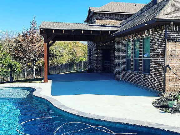 2nd image of 205 Double Creek Dr