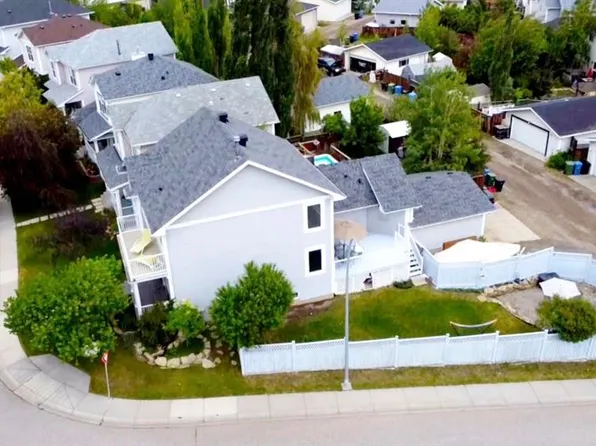 188 W Tuscany Valley Dr NW, Calgary, AB T3L 2C2