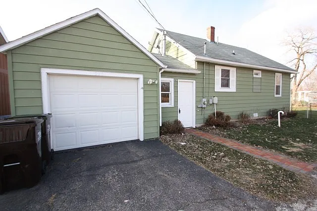 220 Eastwood Ave photo 1