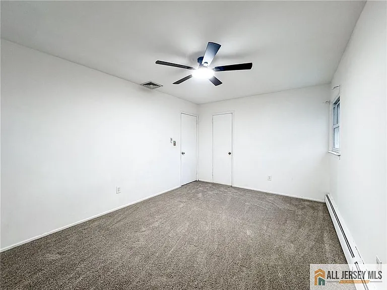 742 Grove Ave — Photo 32