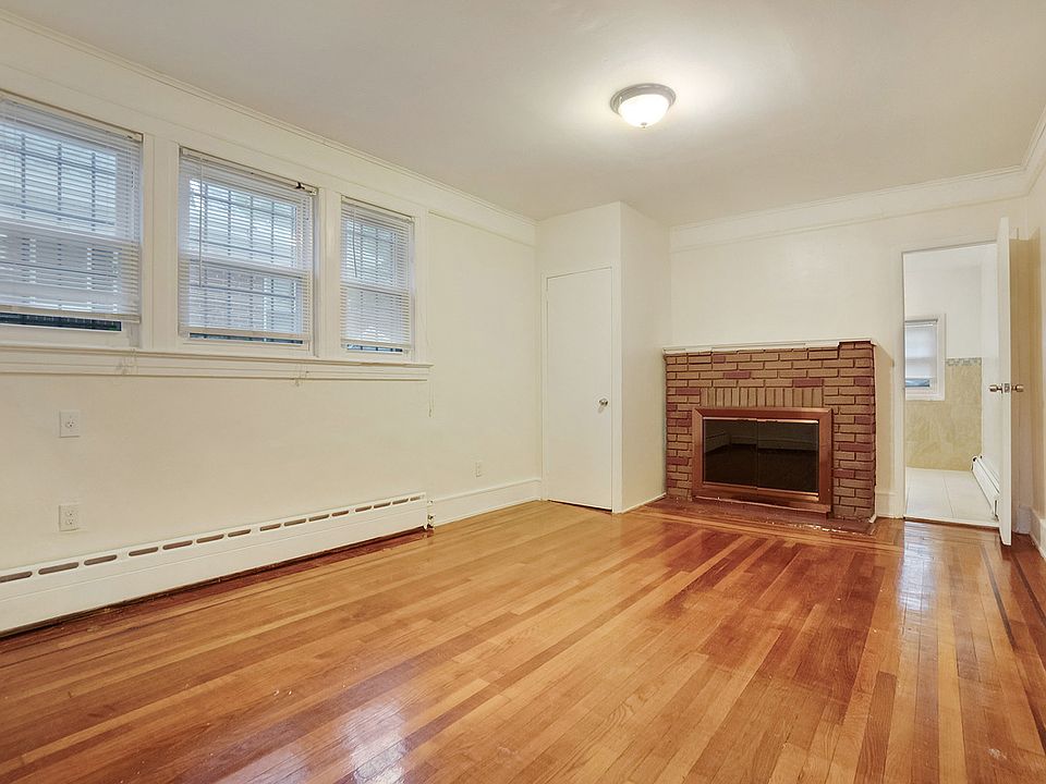 2nd image of 34-12 Murray Ln #1AA