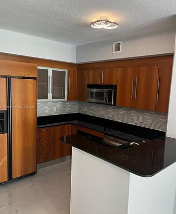 5th image of 335 Biscayne Blvd #3500