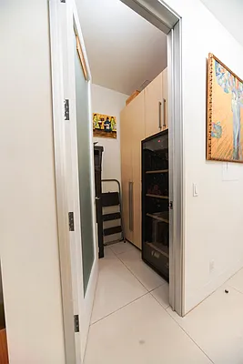 Rented by Manhattan Realty Group | media 24