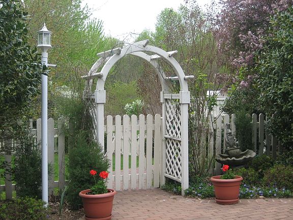 Gateway to garden