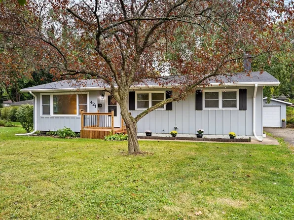 421 Lake Ave, Crystal Lake, IL 60014