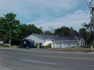 850 Petoskey Ave, Charlevoix, MI 49720