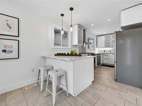 5th image of 3075 Empire Pl
