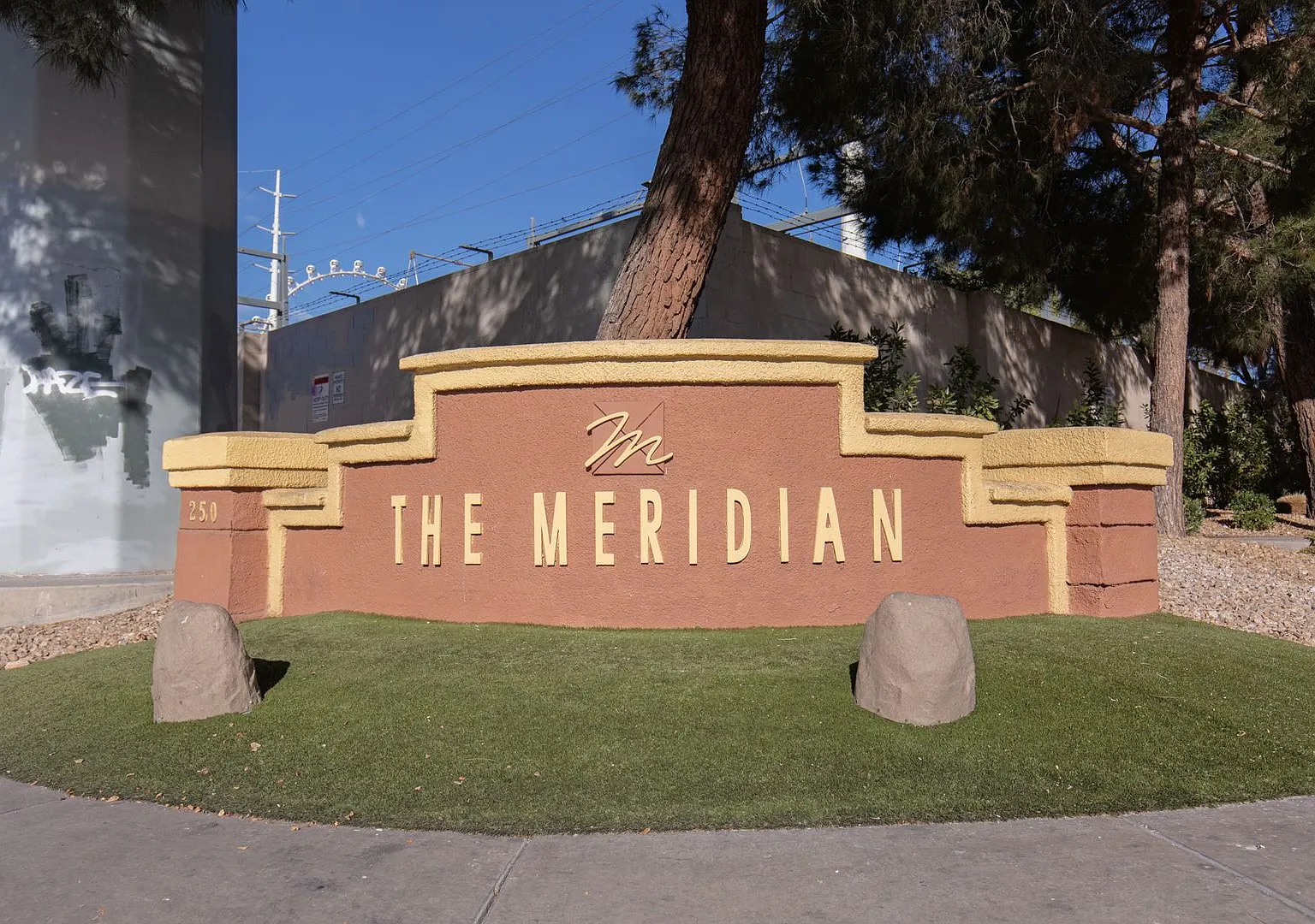 2 Bedroom 2 Bath Condo in Guard Gated Community Near Strip — Photo 1