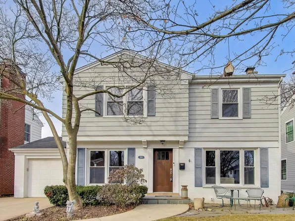 200 S Derbyshire Ln, Arlington Heights, IL 60004