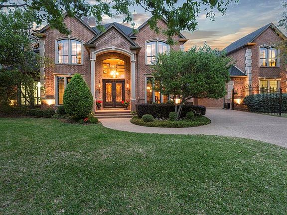 2nd image of 1701 Castle Cove Ct