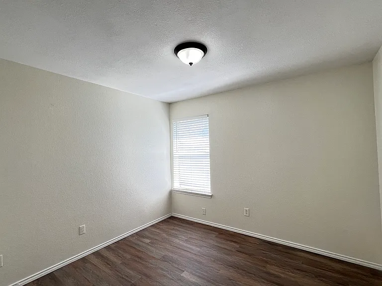 7405 Nohl Ranch Rd — Photo 8