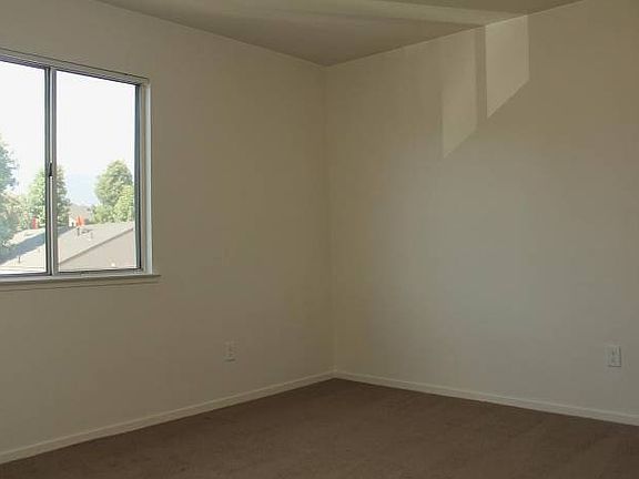 Bedroom with Window
