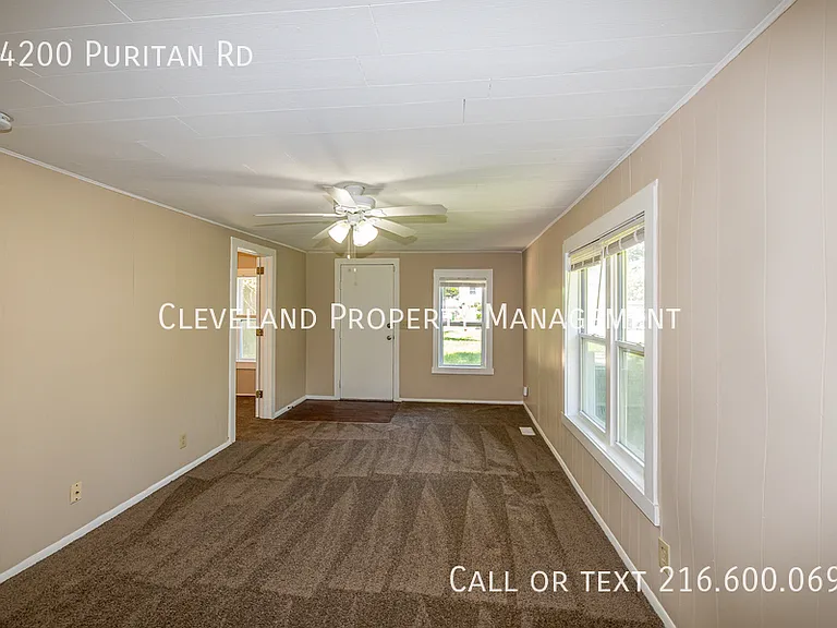 24200 Puritan Rd — Photo 4