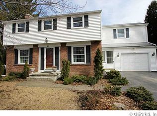 40 Charrington Rd, Rochester, NY 14609