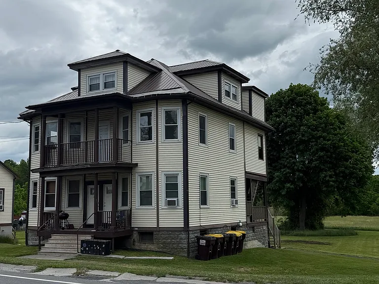 102 Bridge St #1 — Photo 3