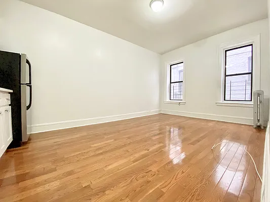 Rented by Zjama Realty Corp | media 3