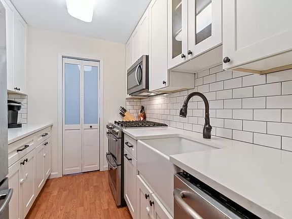 4th image of 303 W 66th St APT 15GW