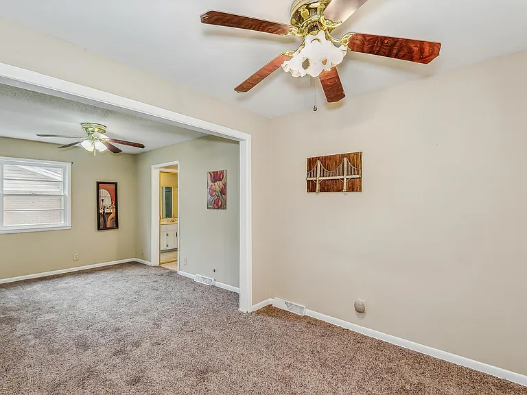 1845 N Sheridan St — Photo 15