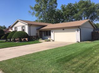 9812 Arthur Ct, Crown Point, IN 46307