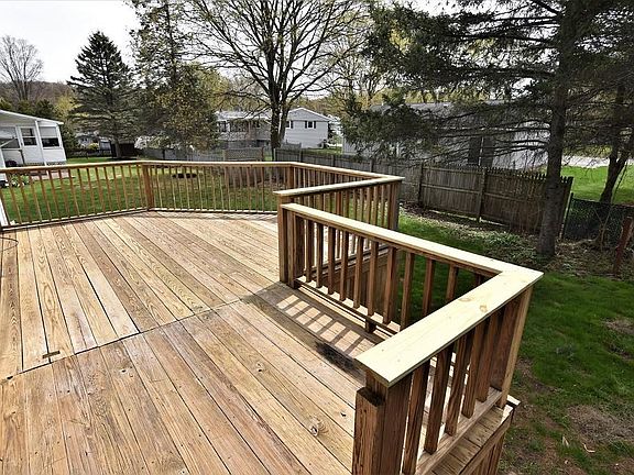 5th image of 830 N Lamont Dr