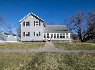 212 N Market St, Momence, IL 60954