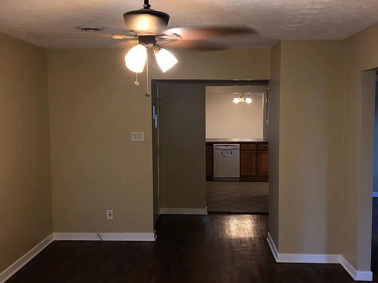 416 W Wenger Rd — Photo 18