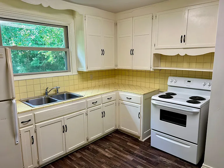 3357 Mimosa Dr #SIDE A — Photo 6
